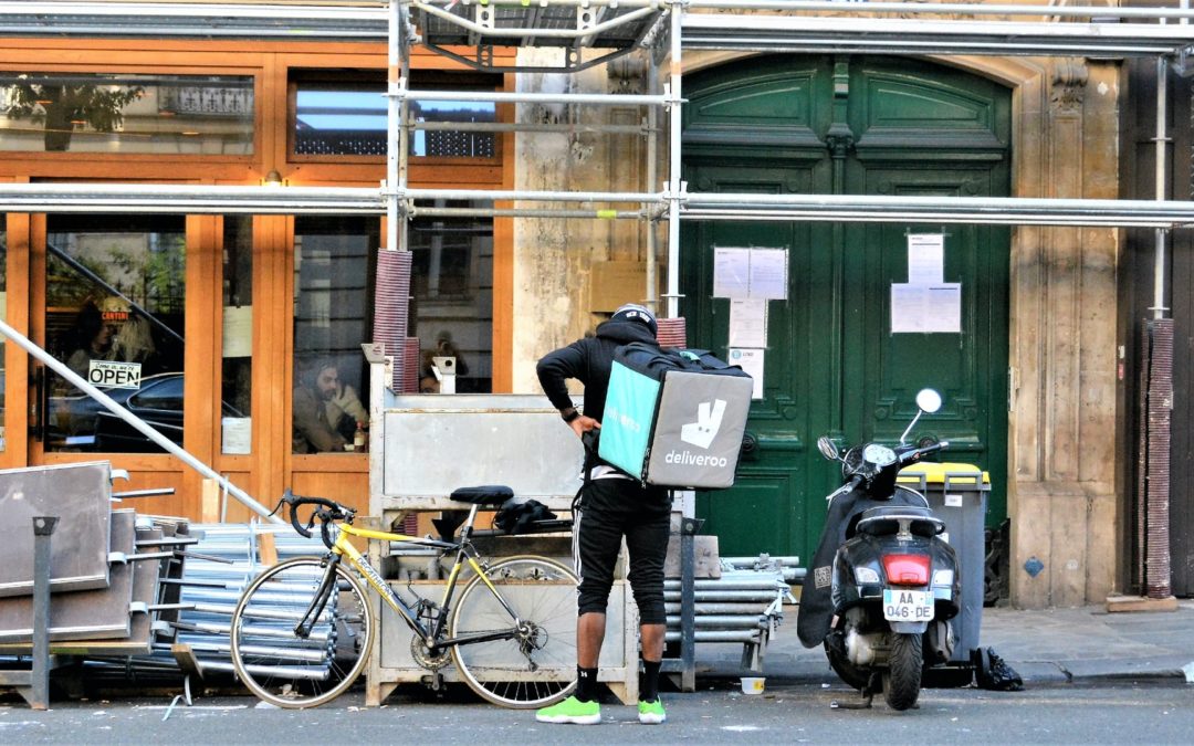 Big investors shun Deliveroo over workers’ rights